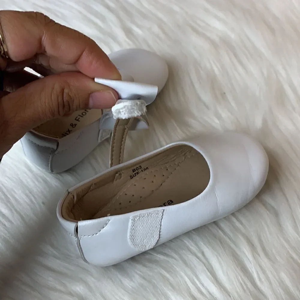 Felix & Flora White Bow Mary Jane Soft Sole Dress Shoes 120